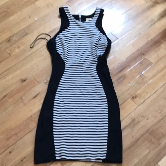 Black & white striped midi dress - Picture 4 of 8